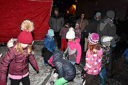 Zpívání u vánočního stromu 15.12.2018, foto: Jan Švec