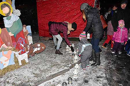 Zpívání u vánočního stromu 15.12.2018, foto: Jan Švec