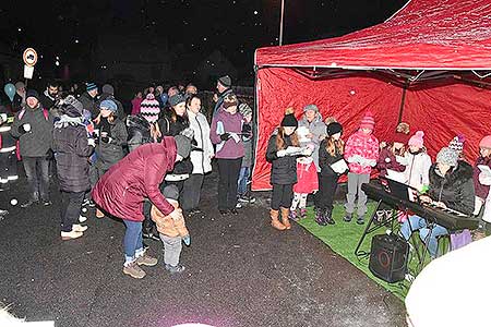 Zpívání u vánočního stromu 15.12.2018, foto: Jan Švec