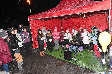 Zpívání u vánočního stromu 15.12.2018, foto: Jan Švec