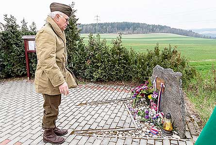 Pietní akt na počest spojeneckého pilota poručíka Billa Preddyho, Záluží 13.4.2019, foto: Lubor Mrázek