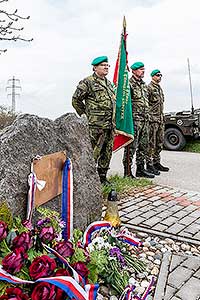 Pietní akt na počest spojeneckého pilota poručíka Billa Preddyho, Záluží 13.4.2019, foto: Lubor Mrázek