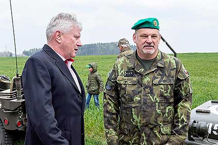 Pietní akt na počest spojeneckého pilota poručíka Billa Preddyho, Záluží 13.4.2019, foto: Lubor Mrázek