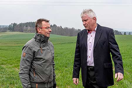 Pietní akt na počest spojeneckého pilota poručíka Billa Preddyho, Záluží 13.4.2019, foto: Lubor Mrázek