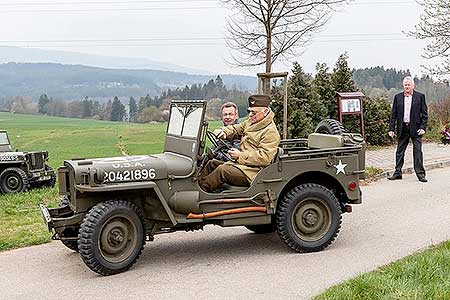 Pietní akt na počest spojeneckého pilota poručíka Billa Preddyho, Záluží 13.4.2019, foto: Lubor Mrázek