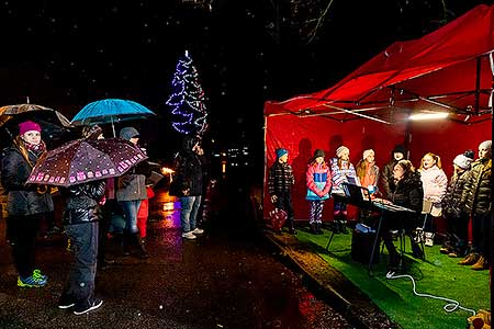 Zpívání u vánočního stromu 21.12.2019, foto: Lubor Mrázek