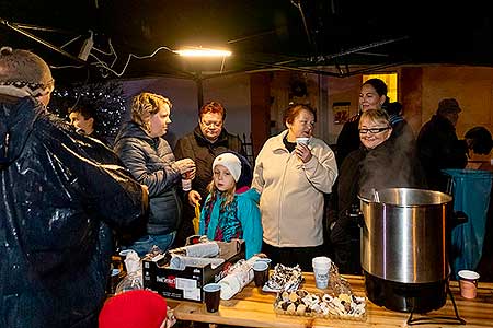 Zpívání u vánočního stromu 21.12.2019, foto: Lubor Mrázek