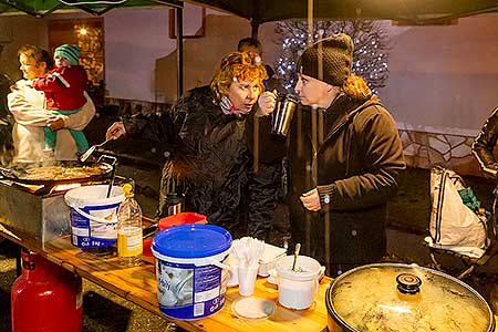 Zpívání u vánočního stromu 21.12.2019, foto: Lubor Mrázek