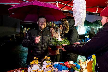 Zpívání u vánočního stromu 21.12.2019, foto: Lubor Mrázek