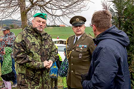 Pietní akt na počest spojeneckého pilota poručíka Billa Preddyho v Záluží 16.4.2022, foto: Lubor Mrázek