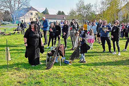 Pálení čarodějnic, Dolní Třebonín 30.4.2022, foto: Jan Švec