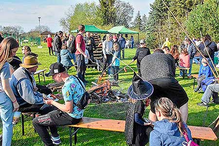 Pálení čarodějnic, Dolní Třebonín 30.4.2022, foto: Jan Švec