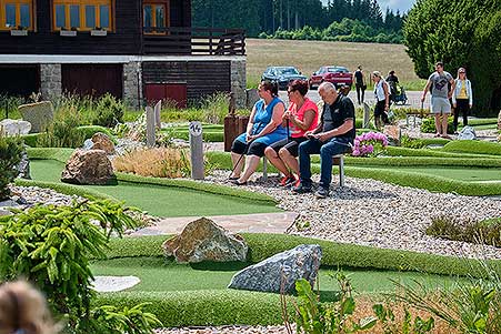 Minigolf v Resortu Olšina, 3. soutěž Třebonínského klání dvojic 11. 6. 2023, foto: Jan Švec