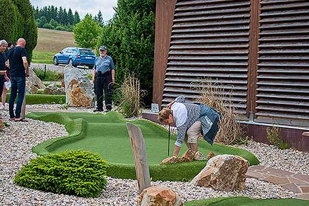 Minigolf v Resortu Olšina, 3. soutěž Třebonínského klání dvojic 11. 6. 2023, foto: Jan Švec