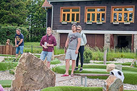 Minigolf v Resortu Olšina, 3. soutěž Třebonínského klání dvojic 11. 6. 2023, foto: Jan Švec