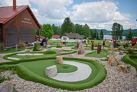 Minigolf v Resortu Olšina, 3. soutěž Třebonínského klání dvojic 11. 6. 2023, foto: Jan Švec