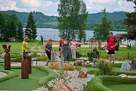 Minigolf v Resortu Olšina, 3. soutěž Třebonínského klání dvojic 11. 6. 2023, foto: Jan Švec