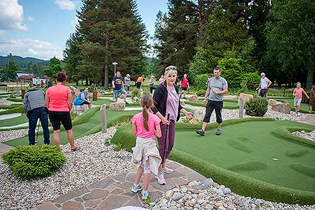 Minigolf v Resortu Olšina, 3. soutěž Třebonínského klání dvojic 11. 6. 2023, foto: Jan Švec