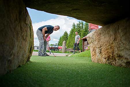 Minigolf v Resortu Olšina, 3. soutěž Třebonínského klání dvojic 11. 6. 2023, foto: Jan Švec