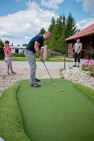 Minigolf v Resortu Olšina, 3. soutěž Třebonínského klání dvojic 11. 6. 2023, foto: Jan Švec