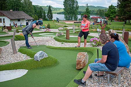 Minigolf v Resortu Olšina, 3. soutěž Třebonínského klání dvojic 11. 6. 2023, foto: Jan Švec