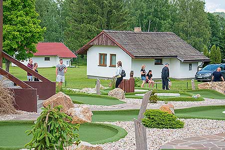 Minigolf v Resortu Olšina, 3. soutěž Třebonínského klání dvojic 11. 6. 2023, foto: Jan Švec