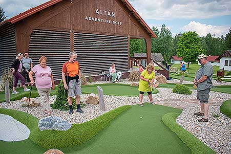 Minigolf v Resortu Olšina, 3. soutěž Třebonínského klání dvojic 11. 6. 2023, foto: Jan Švec