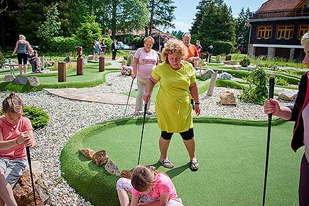 Minigolf v Resortu Olšina, 3. soutěž Třebonínského klání dvojic 11. 6. 2023, foto: Jan Švec