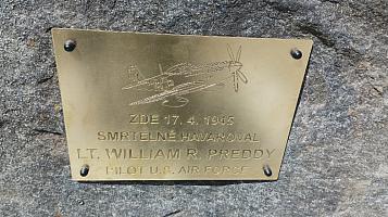 Slavnostní položení kytice k 80. výročí sestřelení amerického letce Williama R. Preddyho 12. 4. 2025