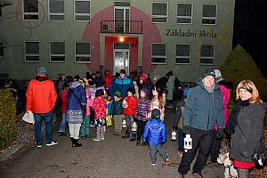 Zpívání u vánočního stromu, Dolní Třebonín 20. prosince 2025, foto: Jan Švec