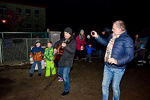 Zpívání u vánočního stromu, Dolní Třebonín 20. prosince 2025, foto: Jan Švec