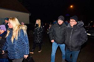 Zpívání u vánočního stromu, Dolní Třebonín 20. prosince 2025, foto: Jan Švec