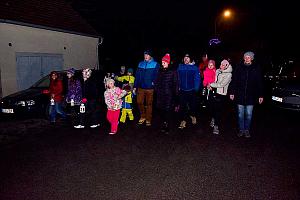 Zpívání u vánočního stromu, Dolní Třebonín 20. prosince 2025, foto: Jan Švec