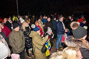 Zpívání u vánočního stromu, Dolní Třebonín 20. prosince 2025, foto: Jan Švec