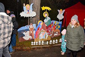 Zpívání u vánočního stromu, Dolní Třebonín 20. prosince 2025, foto: Jan Švec