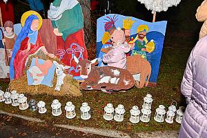 Zpívání u vánočního stromu, Dolní Třebonín 20. prosince 2025, foto: Jan Švec