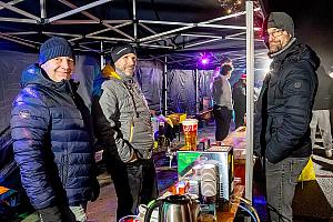 Zpívání u vánočního stromu, Dolní Třebonín 20. prosince 2025, foto: Lubor Mrázek