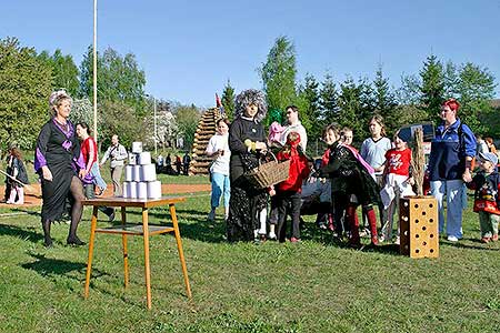 Pálení čarodějnic v obci Dolní Třebonín, 30.4.2007, foto: Lubor Mrázek