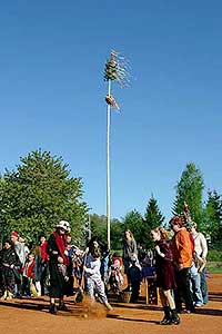 Pálení čarodějnic v obci Dolní Třebonín, 30.4.2007, foto: Lubor Mrázek