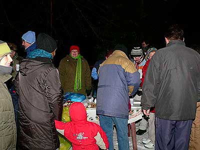 Zpívání u Vánočního stromu v Dolním Třeboníně 20.12.2009