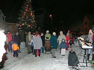 Zpívání u Vánočního stromu 19.12.2010