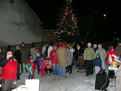 Zpívání u Vánočního stromu 19.12.2010