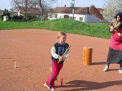 Pálení čarodějnic, Dolní Třebonín 30.4.2004