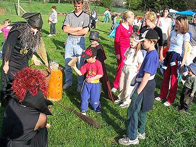 Pálení čarodějnic, Dolní Třebonín 30.4.2004