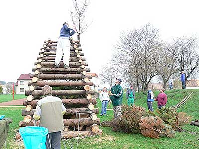 Pálení čarodějnic, Dolní Třebonín 30.4.2006