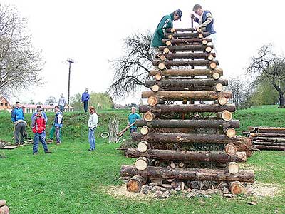 Pálení čarodějnic, Dolní Třebonín 30.4.2006