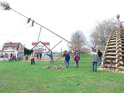 Pálení čarodějnic, Dolní Třebonín 30.4.2006