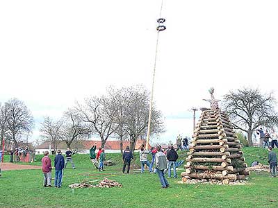 Pálení čarodějnic, Dolní Třebonín 30.4.2006