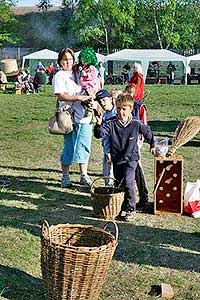 Pálení čarodějnic v obci Dolní Třebonín, 30.4.2007, foto: Lubor Mrázek