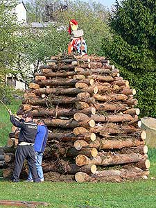 Pálení čarodějnic, Dolní Třebonín 30.4.2009